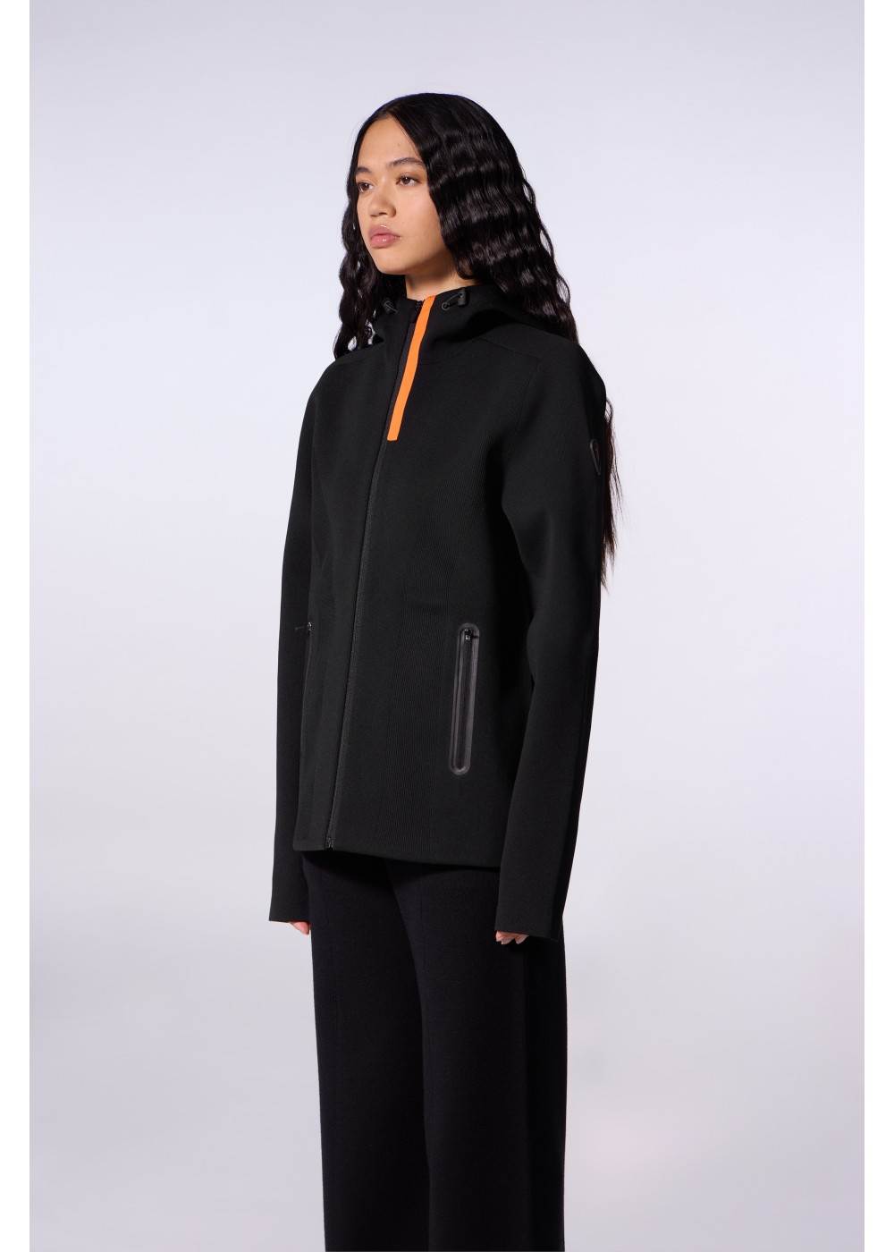 Gertrude GILET À CAPUCHE EN MAILLE TECHNIQUE GERTRUDE PATOU GPATOU chez West Gallery Dieppe Gertrude GILET À CAPUCHE EN MAILLE TECHNIQUE GERTRUDE PATOU GPATOU chez West Gallery Dieppe