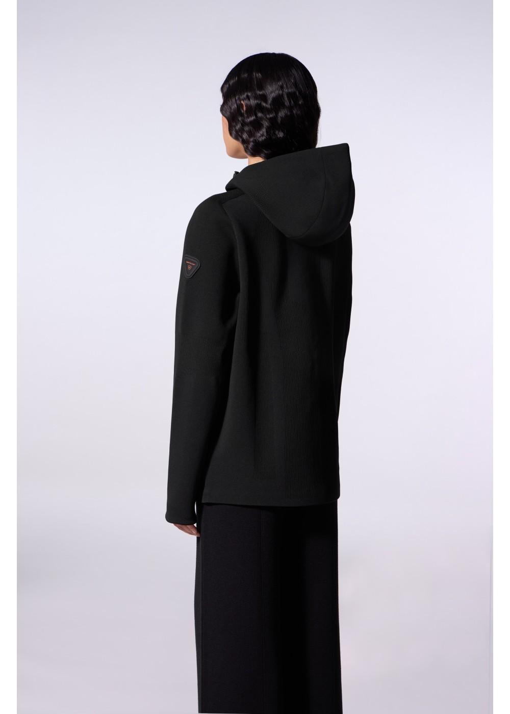 Gertrude GILET À CAPUCHE EN MAILLE TECHNIQUE GERTRUDE PATOU GPATOU chez West Gallery Dieppe Gertrude GILET À CAPUCHE EN MAILLE TECHNIQUE GERTRUDE PATOU GPATOU chez West Gallery Dieppe