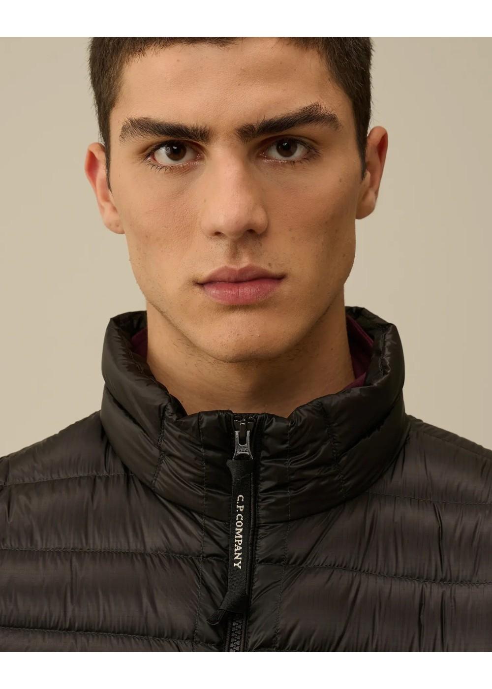 C.P. Company DOUDOUNE C.P. COMPANY SANS MANCHES D.D. SHELL CPSANSMANCHES chez West Gallery Dieppe