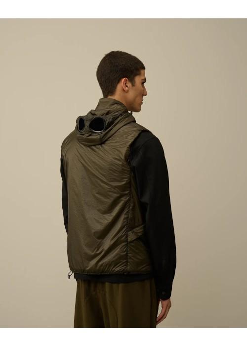 C.P. Company VESTE SANS MANCHES C.P. COMPANY NADA SHELL GOGGLE CPOUTERWEAR chez West Gallery Dieppe