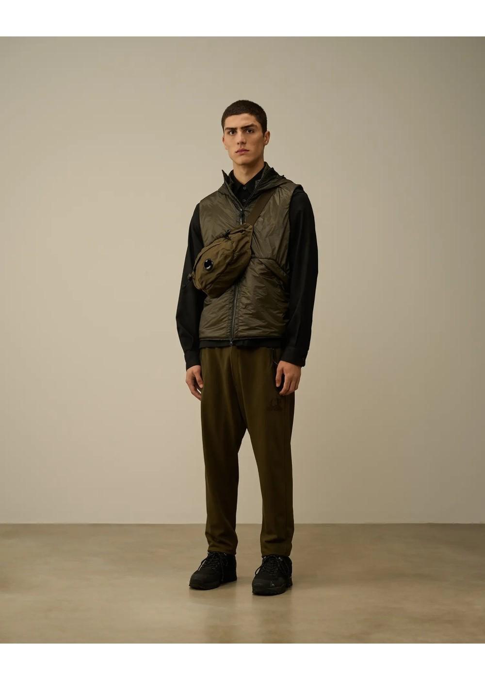 C.P. Company VESTE SANS MANCHES C.P. COMPANY NADA SHELL GOGGLE CPOUTERWEAR chez West Gallery Dieppe