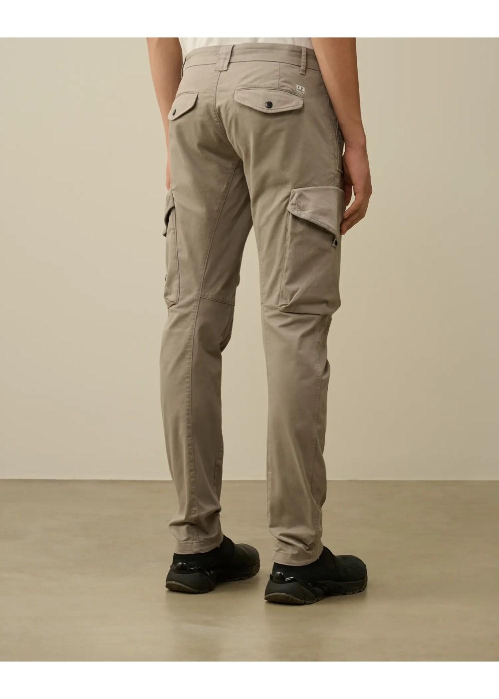 C.P. Company PANTALON CARGO C.P. COMPANY STRETCH SATEEN ERGONOMIC CPCARGOPANT chez West Gallery Dieppe