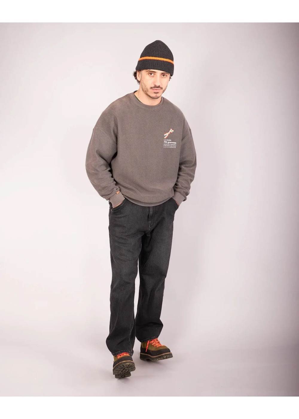 La Pesée SWEAT RETOURNÉ LA PESÉE 712GR SWRT712GR chez West Gallery Dieppe